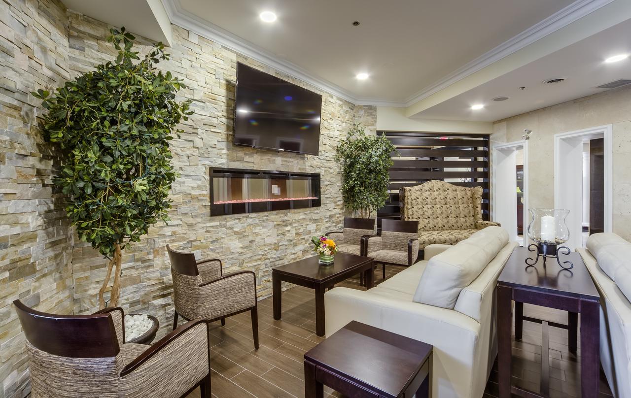 Monte Carlo Inn Vaughan Suites Exterior photo